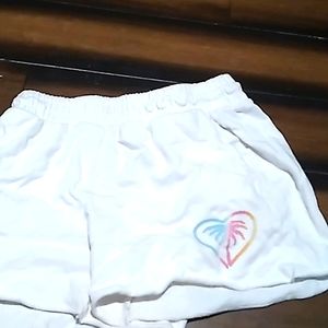 Peach-white ombre heart with palm tree logo Old Navy xxl